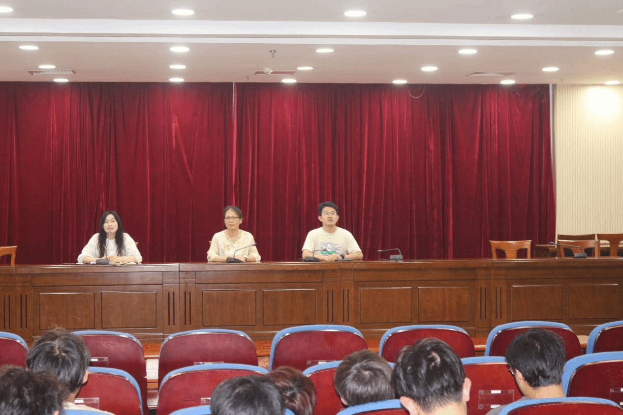 多维指导赋能学业与职业发展——伟德国际victor1946召开2023级学生年级大会